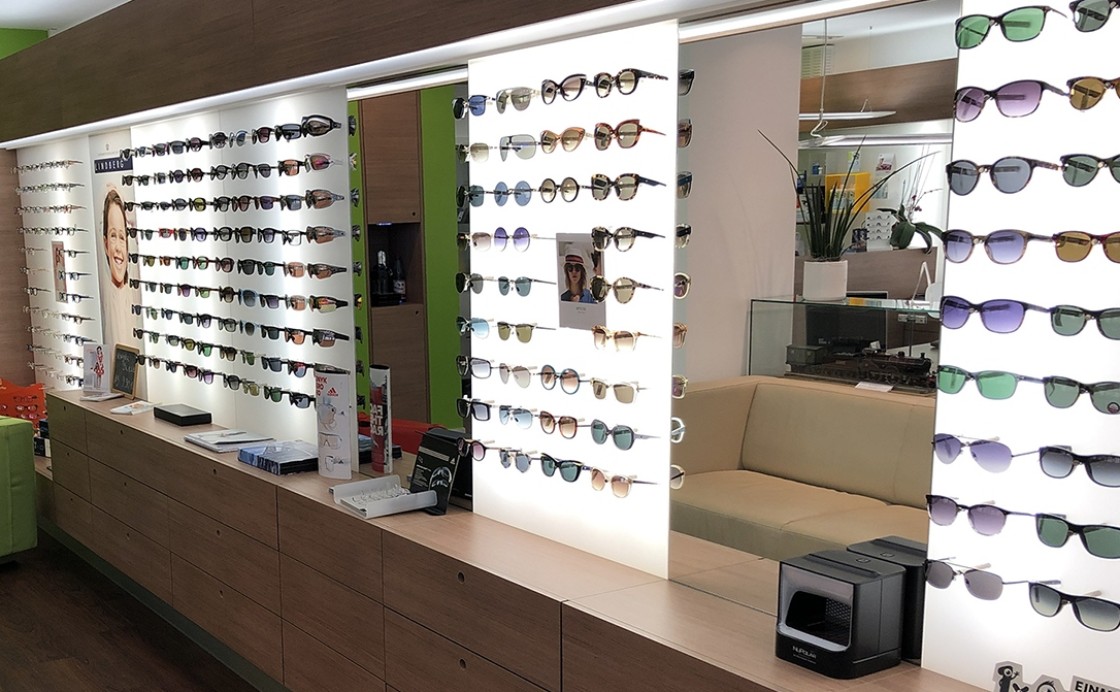 Brillenwand bei Optik Caspers